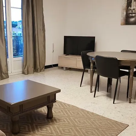 Le Phoebus Apartment *